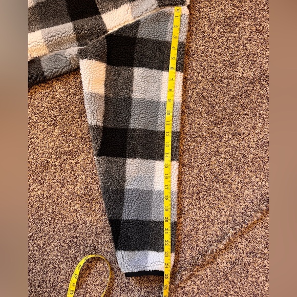 Nike Men’s Black Gray White Checkered Sherpa Pullover Quarter Zip Size Medium - Picture 10 of 11